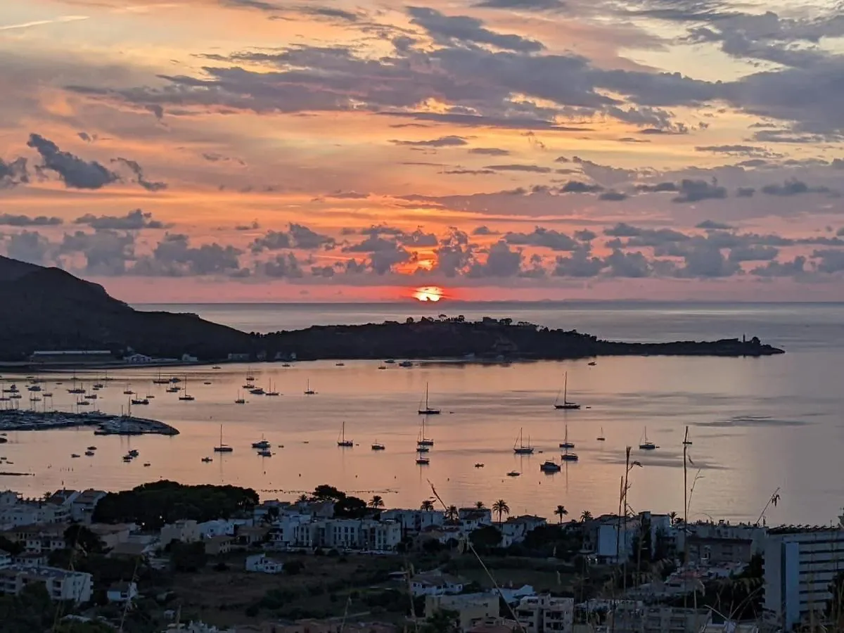 Ullal - Rural Charm Approx 73000 Meters Villa And Outdoor Adventure Agritourism Apartment With Private Mountain Path Approximately 5 Minutes Walking From The Beach Ideal For Relaxation Port de Pollenca