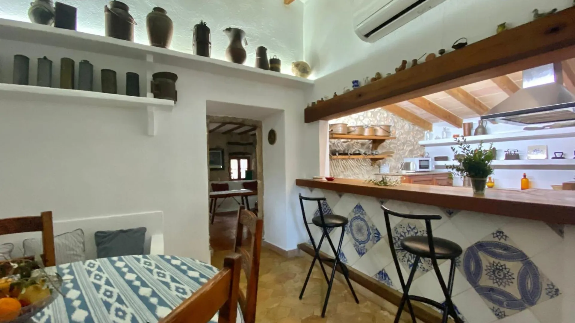 Ullal - Rural Charm Approx 73000 Meters Villa And Outdoor Adventure Agritourism Apartment With Private Mountain Path Approximately 5 Minutes Walking From The Beach Ideal For Relaxation Port de Pollenca 0*,