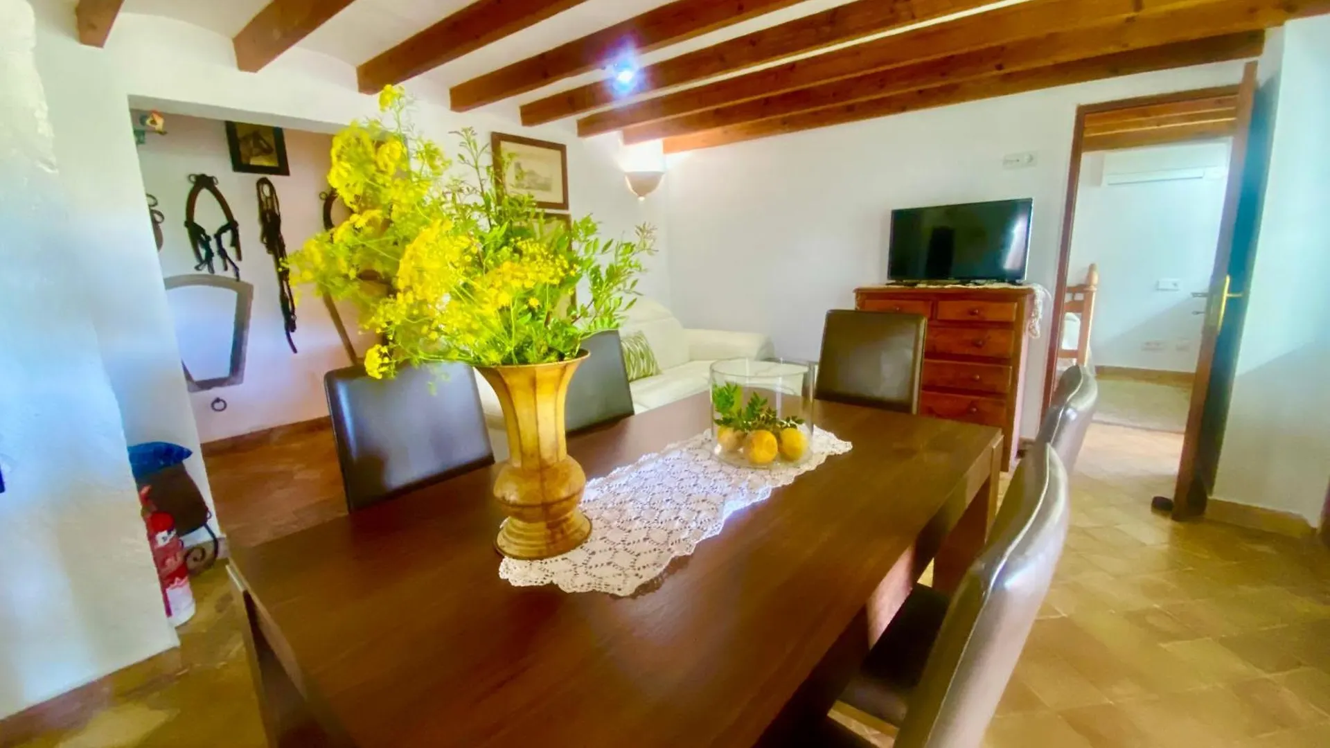 Ullal - Rural Charm Approx 73000 Meters Villa And Outdoor Adventure Agritourism Apartment With Private Mountain Path Approximately 5 Minutes Walking From The Beach Ideal For Relaxation Port de Pollenca