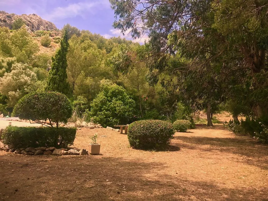 Ullal - Rural Charm Approx 73000 Meters Villa And Outdoor Adventure Agritourism Apartment With Private Mountain Path Approximately 5 Minutes Walking From The Beach Ideal For Relaxation Port de Pollenca
