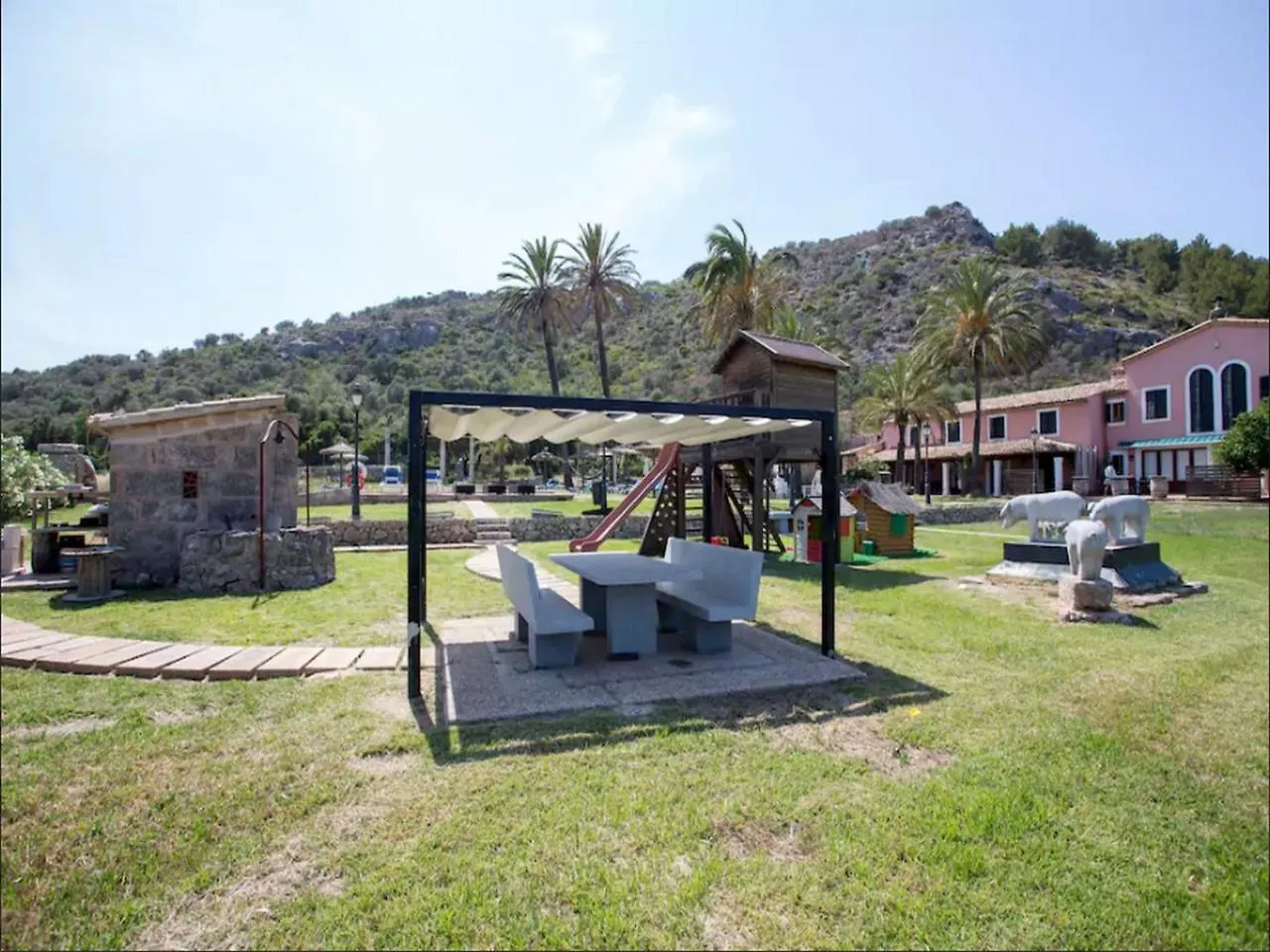 Puerto De Pollensa Villas And Apartments, With Private Mountain Ideal For Runners, Trailers,Near Puerto Pollensa Beach Approximately 5 Minutes Walking, Unique Experience In A Ullal Old Typical Mallorca House With Private Mountain And Near To The Beac 0*, Port de Pollença Espagne